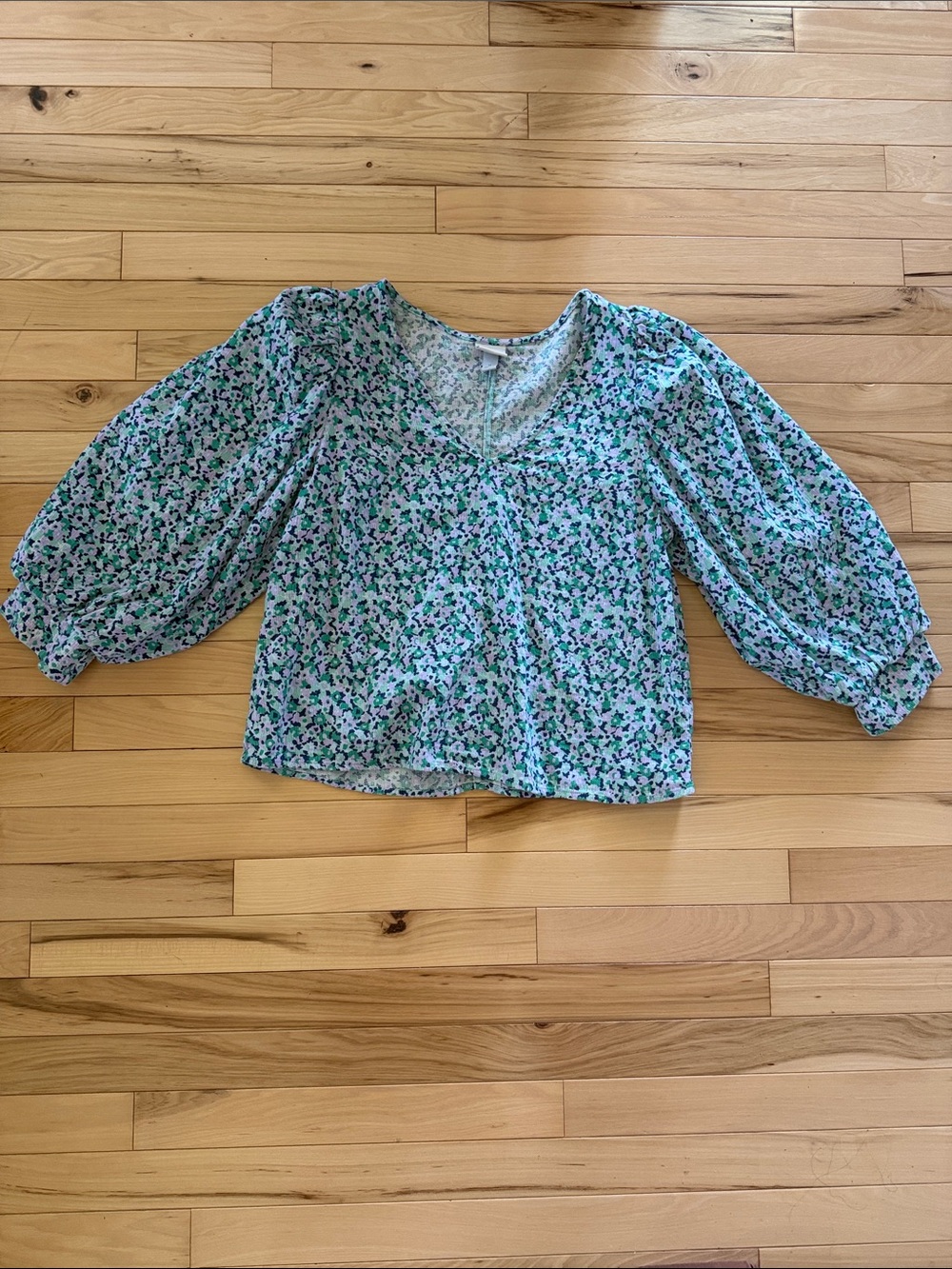 a new day Floral Puff-Sleeve Blouse in Teal, Purple, White